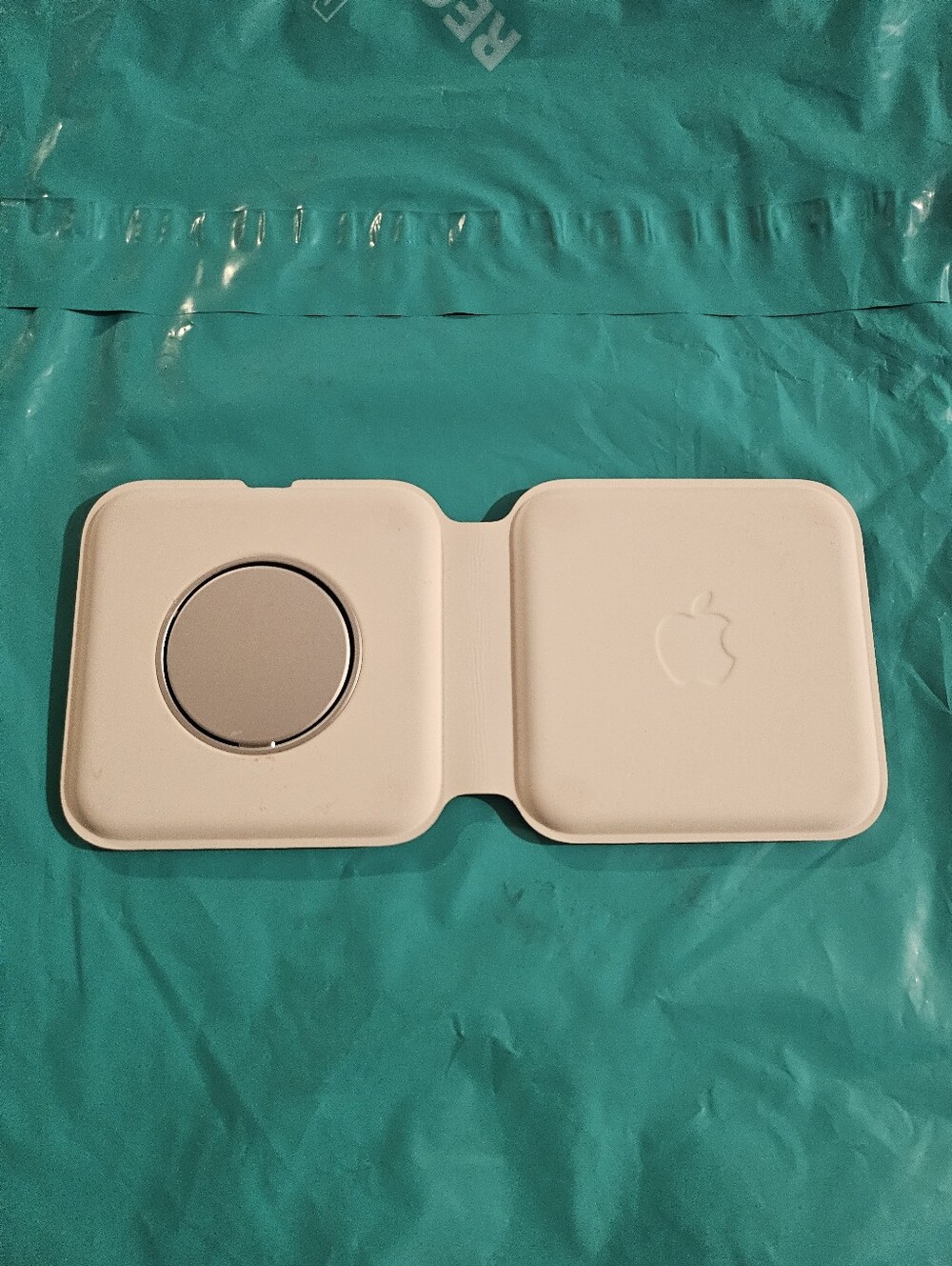 Apple MagSafe Duo Wireless Charger - White